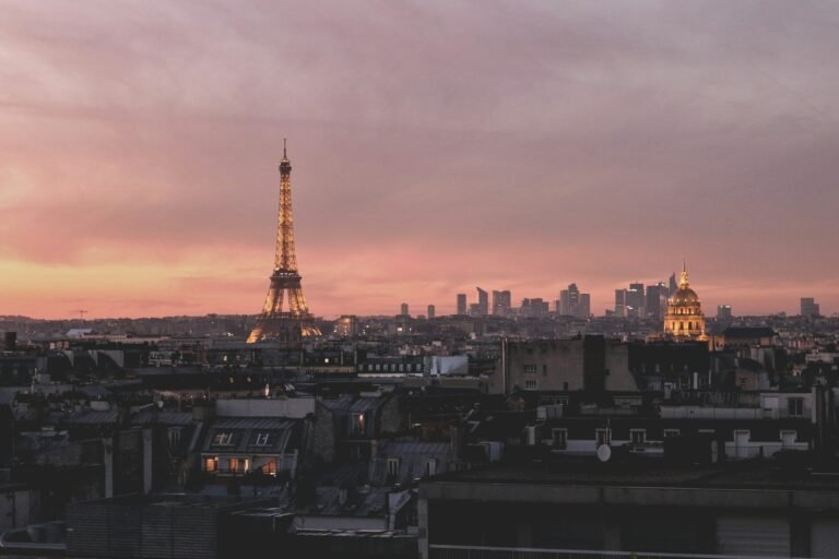 من براغ إلى باريس